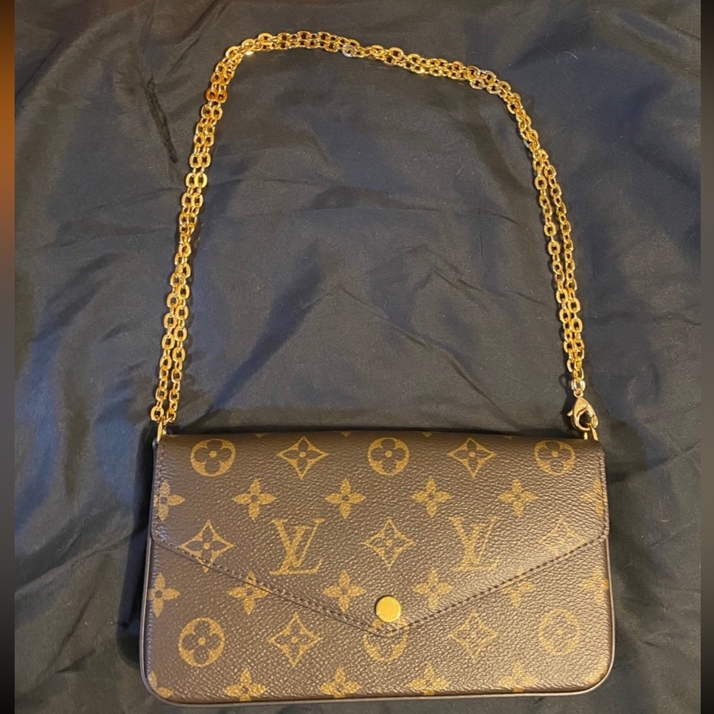 Lv pochette crossbody